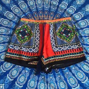 Graphic shorts